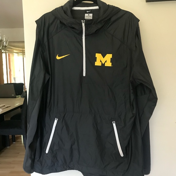 quarter zip jacket nike